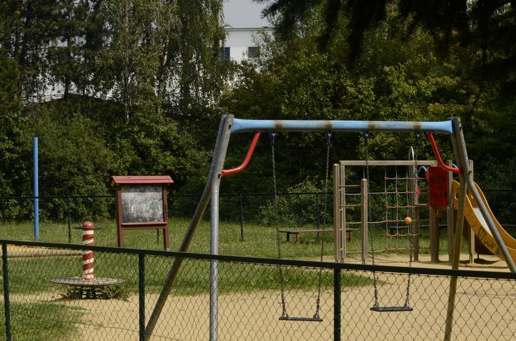 Pension Escrime Karlowe Wary Zewnętrze zdjęcie